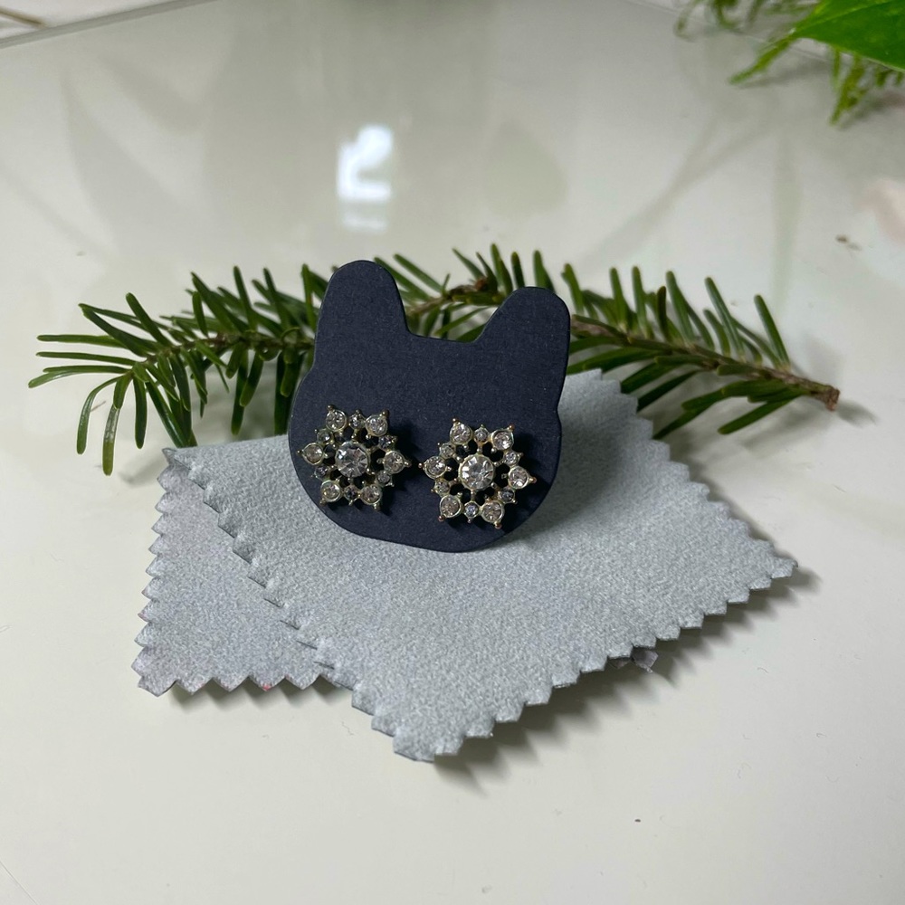 2 FOR 1! Stud earrings - snowflake shape - rhodium silver with blue hued gems